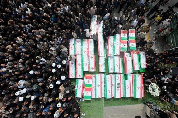 Funerali delle vittime dell'attacco alla scuola femminile in Iran