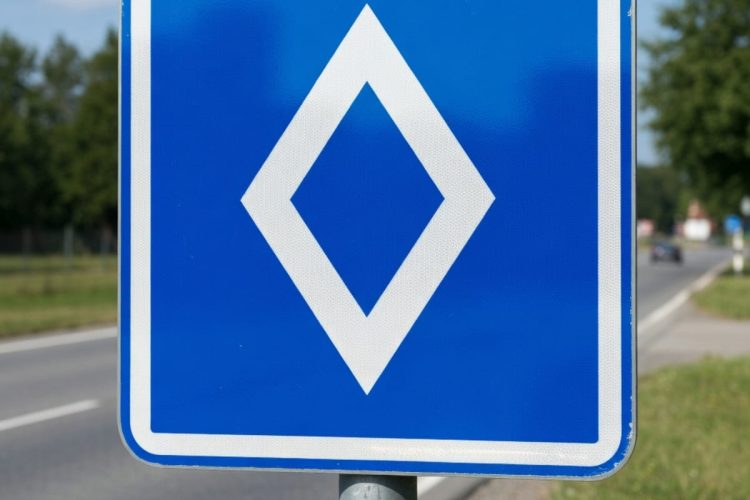 Nuovo cartello stradale