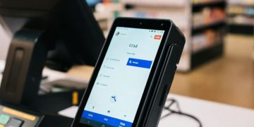 Un pos vicino al registratore di cassa