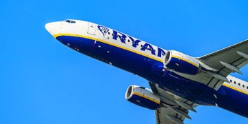 Aereo Ryanair lascia a terra i passeggeri e parte vuoto