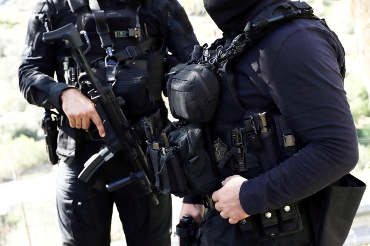 Agenti della polizia greca ad Atene