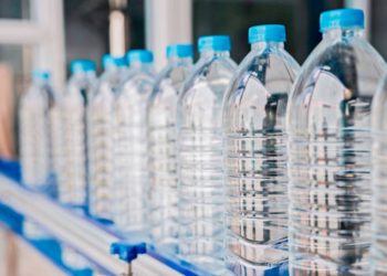 Allarme per i prezzi dell'acqua in bottiglia