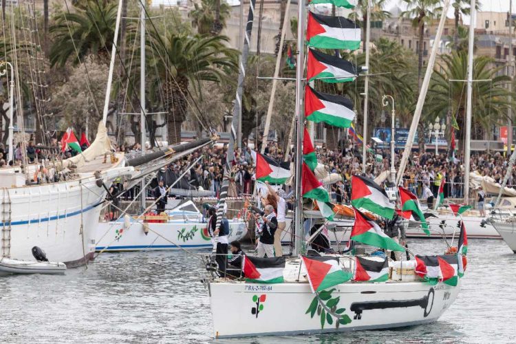 Delle navi della Global Sumud Flotilla a Barcellona