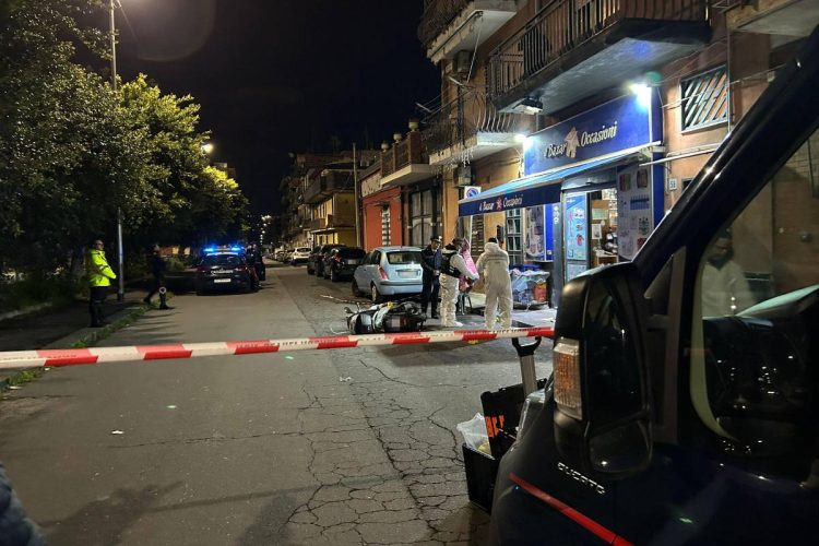 Donna accoltellata dal marito a Catania