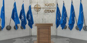 Duro scontro tra Trump e Starmer sulla Nato