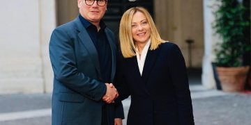 Il primo ministro britannico Keir Starmer con la presidente del Consiglio Giorgia Meloni