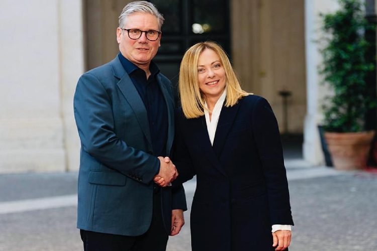 Il primo ministro britannico Keir Starmer con la presidente del Consiglio Giorgia Meloni