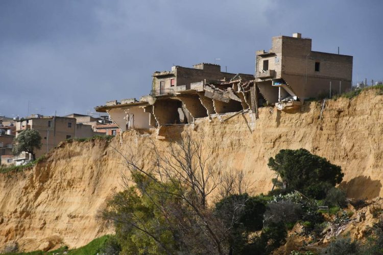 Indagini sulla frana a Niscemi