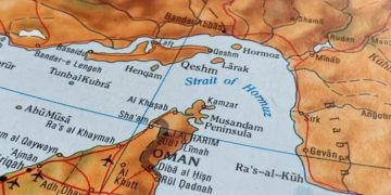 Iran, tensioni sullo Stretto di Hormuz
