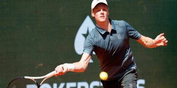 Jannik Sinner durante la partita con Tomas Machac