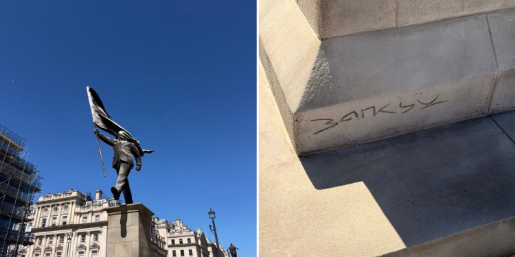 La statua che porterebbe la firma di Banksy