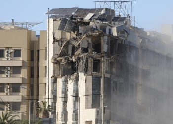 March 31, 2026, Beirut, Beirut, Lebanon Smoke billows from a targeted building following an Israeli warplane missile strike
