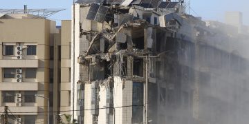 March 31, 2026, Beirut, Beirut, Lebanon Smoke billows from a targeted building following an Israeli warplane missile strike