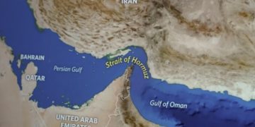 Possibili mine nello Stretto di Hormuz