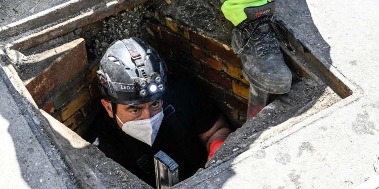 Rapina in banca a Napoli