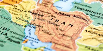 Iran, parziale riapertura dello spazio aereo