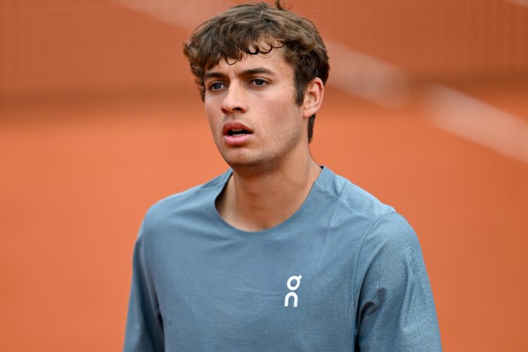 Shelton batte Cobolli a Monaco