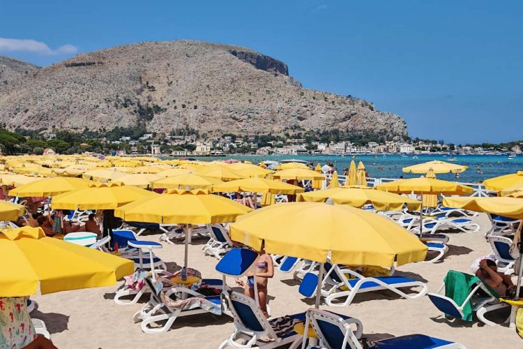 Spiaggia attrezzata di Mondello