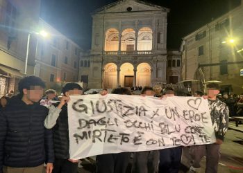 Un momento della fiaccola organizzata in ricordo di Giacomo Bongiorni