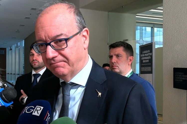 Valditara sul contratto scuola