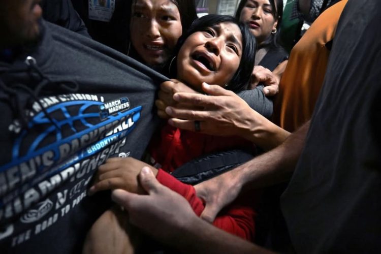 Separated by ICE’ by Carol Guzy (@carolguzy), @zumapress, iWitness, for @miamiherald, is the World Press Photo of the Year