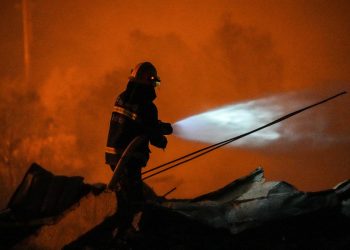 Esplosioni in una fabbrica di fuochi d'artificio
