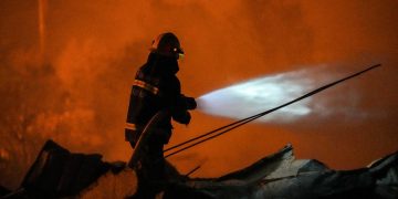 Esplosioni in una fabbrica di fuochi d'artificio