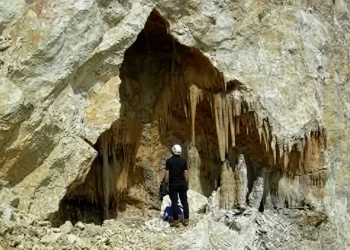 Grotta degli Orsi Volanti-1200x800.webp