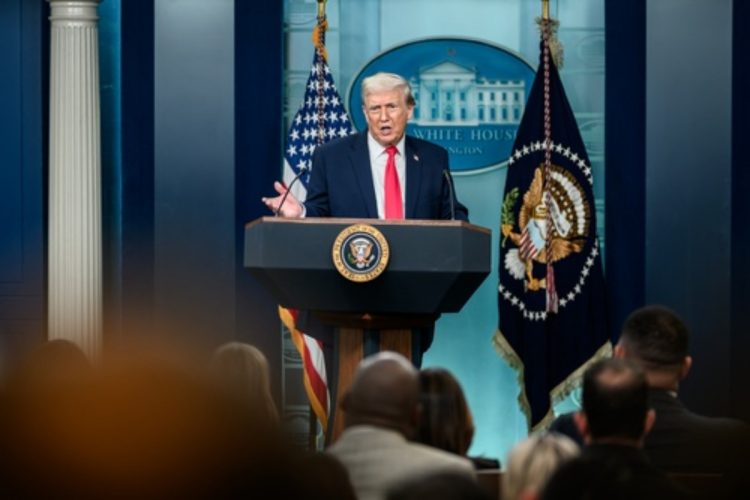 Iran, Trump valuta la ripresa degli attacchi
