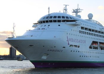 La nave da crociera Ambassador Cruise Line