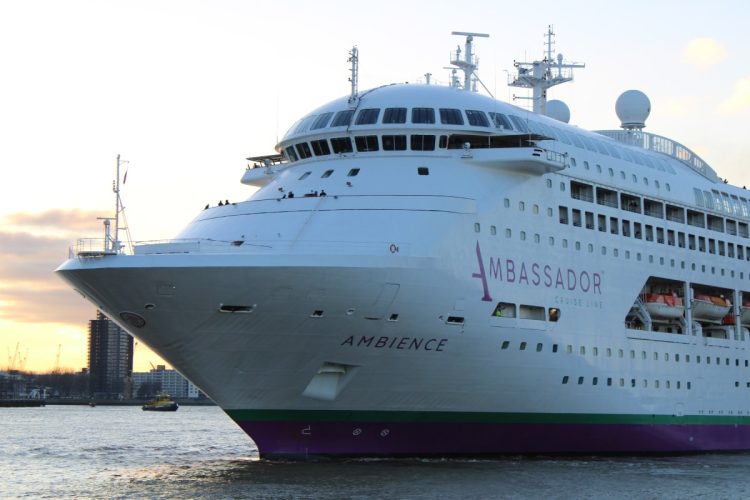 La nave da crociera Ambassador Cruise Line