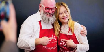 La presidente del Consiglio Giorgia Meloni si è fermata oggi a pranzo con i ragazzi di PizzAut