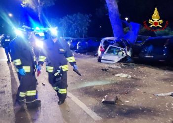 L'intervento dei vigili del fuoco dopo l'incidente stradale a Forlì