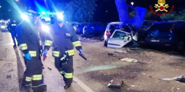 L'intervento dei vigili del fuoco dopo l'incidente stradale a Forlì
