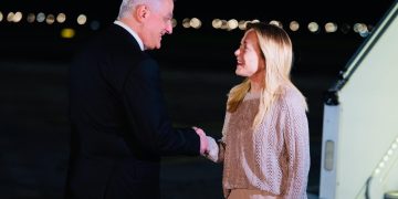 Meloni a Erevan