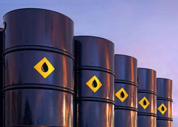 Petrolio, tornano a salire i prezzi