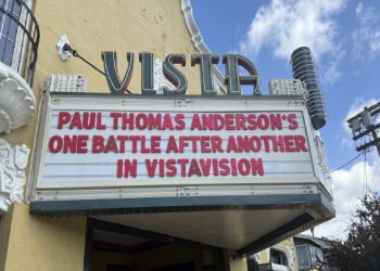Un cinema che proietta una Battaglia dopo l'altra