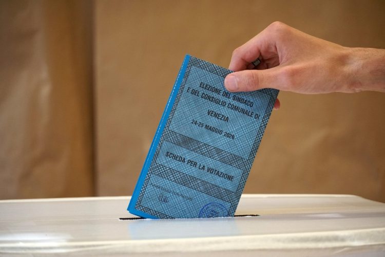 Un seggio elettorale a Venezia