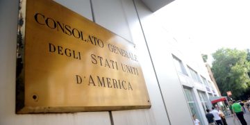 immagine del cantiere del Consolato Usa di Milano, dopo il fermo per rischio fuga del manager indagato per caporalato