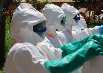 Ebola, medico italiano rientra dal Congo: quarantena allo Spallanzani