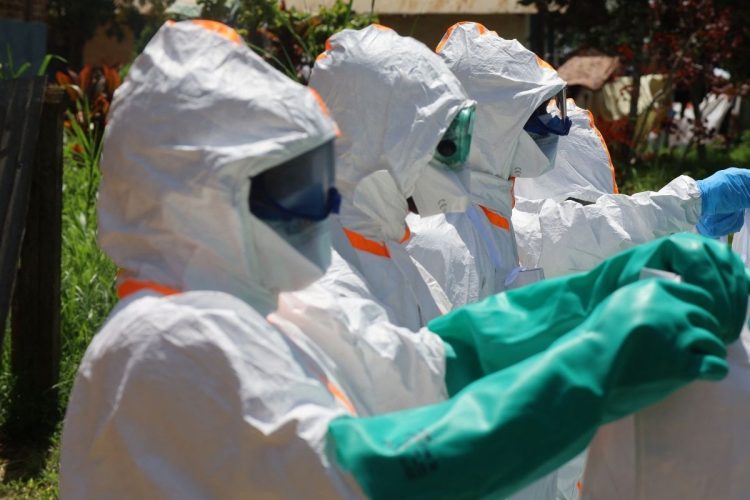 Ebola, medico italiano rientra dal Congo: quarantena allo Spallanzani