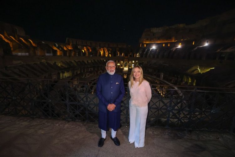 Narendra Modi insieme alla premier italiana Giorgia Meloni