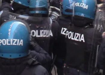 Gli agenti di polizia potranno usare l'IA solo in alcune circostanze
