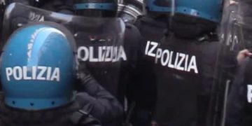 Agenti di polizia