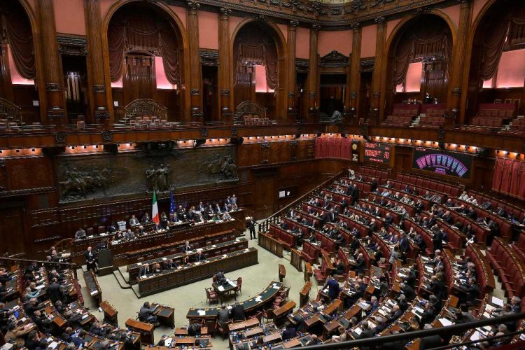 Vista dell’Aula della Camera dei Deputati durante una seduta parlamentare a Montecitorio, con deputati presenti per la commemorazione in onore di Giacomo Matteotti