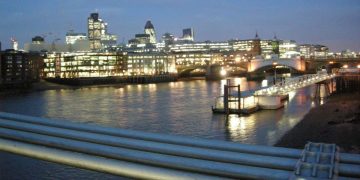 Il fiume Tamigi a Londra