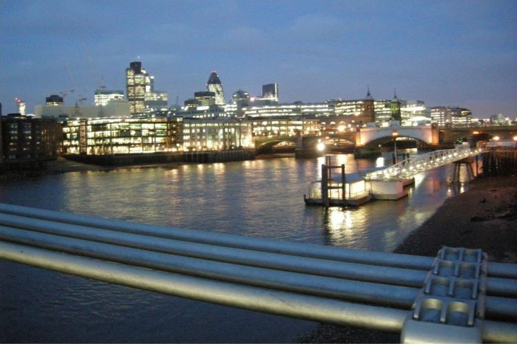 Il fiume Tamigi a Londra