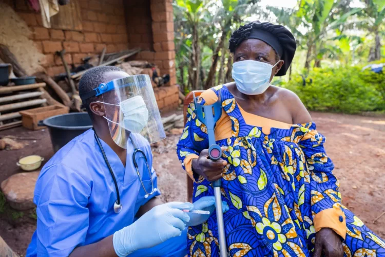 the-village-doctor-visits-a-sick-old-woman-and-gives-her-an-injection-1200x800.webp