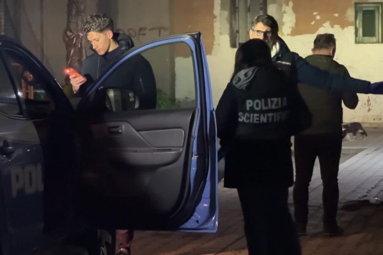 20260203212403_Ragazza_di_22_anni_uccisa_a_Napoli_in_corso_indagini_della_Polizia__RAW