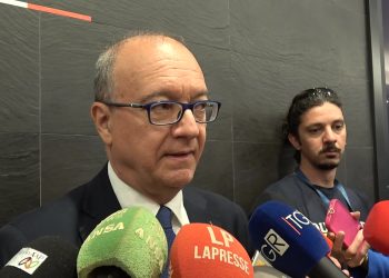 Falsi diplomi, sequestrata società in Campania: 9 indagati per associazione a delinquere